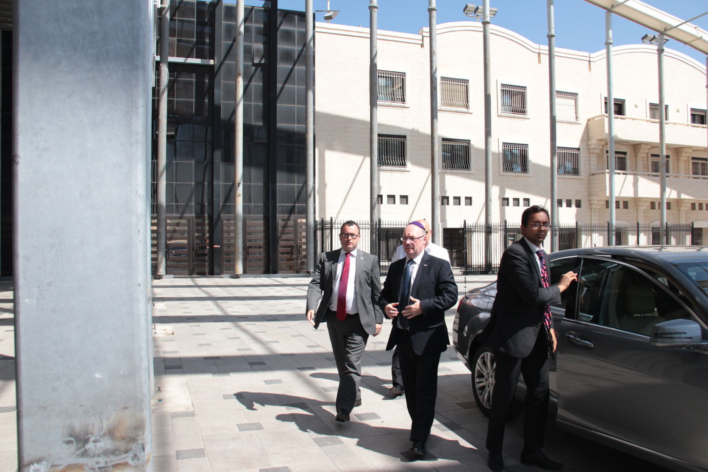 צפו בתיעוד: סגן שר החוץ הבריטי נועד עם האדמו"ר מבעלזא