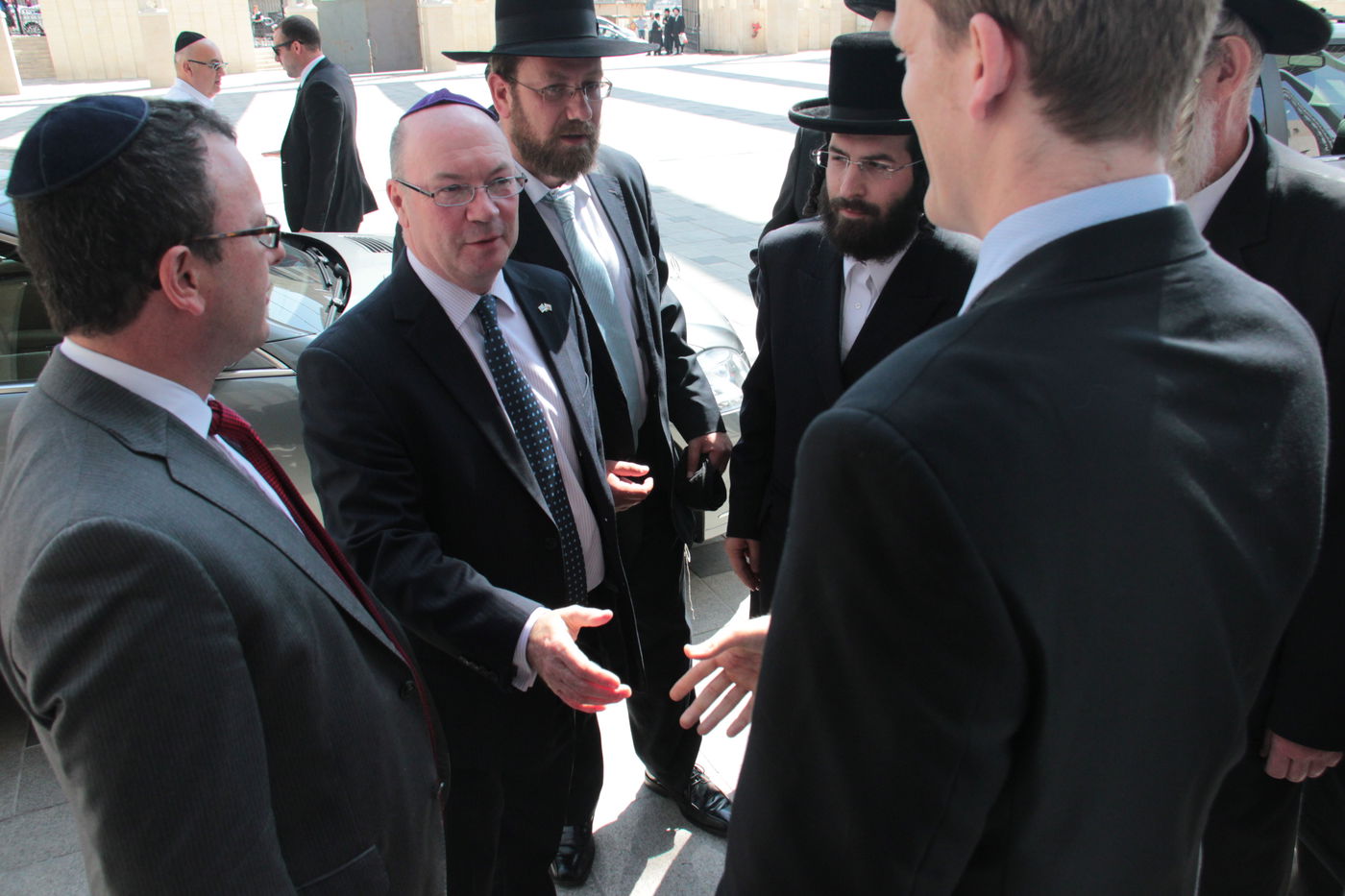 צפו בתיעוד: סגן שר החוץ הבריטי נועד עם האדמו"ר מבעלזא