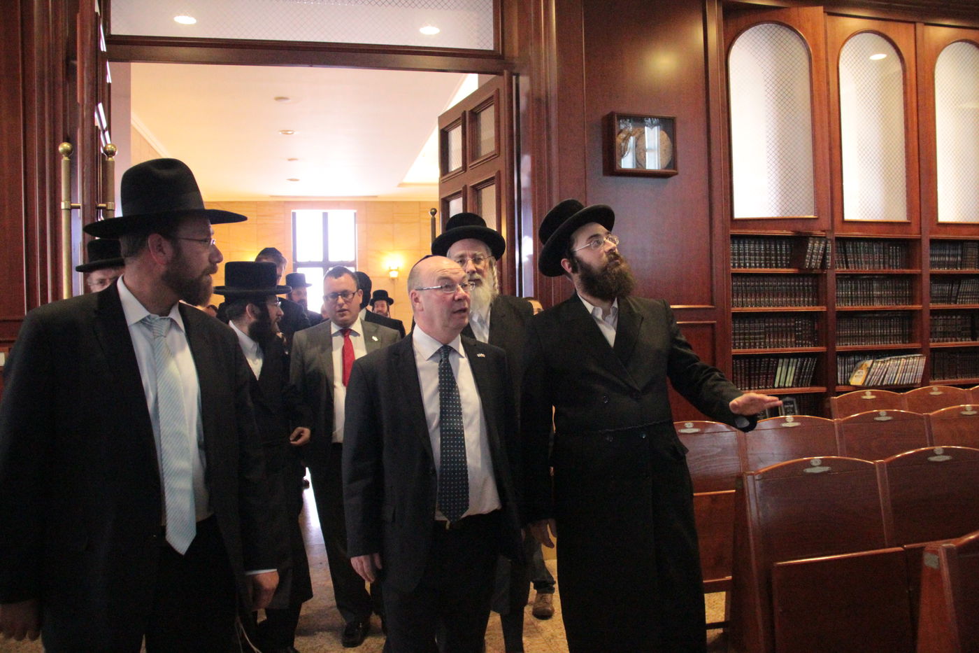 צפו בתיעוד: סגן שר החוץ הבריטי נועד עם האדמו"ר מבעלזא