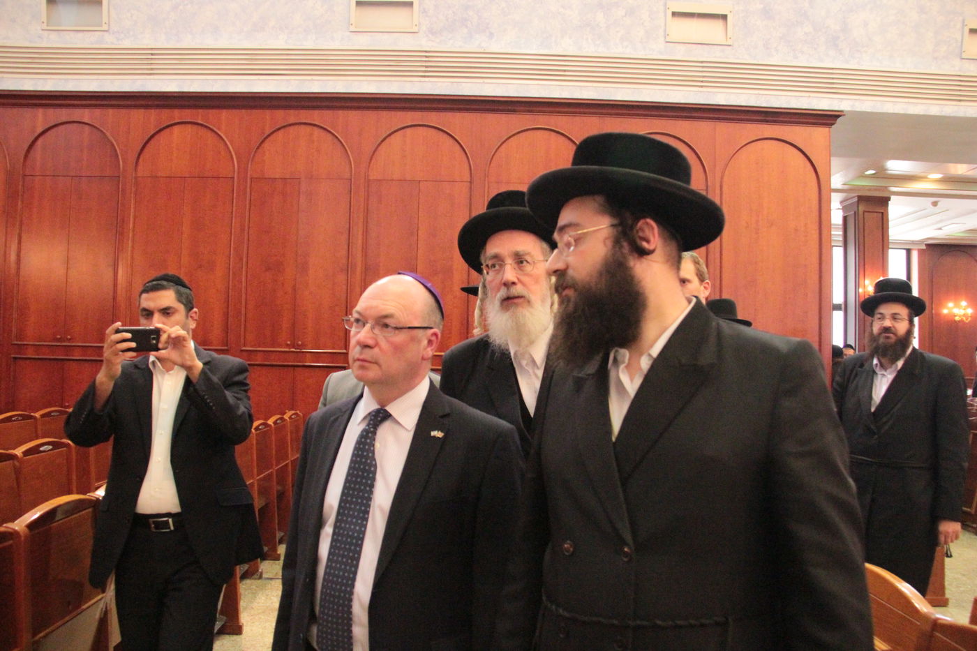 צפו בתיעוד: סגן שר החוץ הבריטי נועד עם האדמו"ר מבעלזא