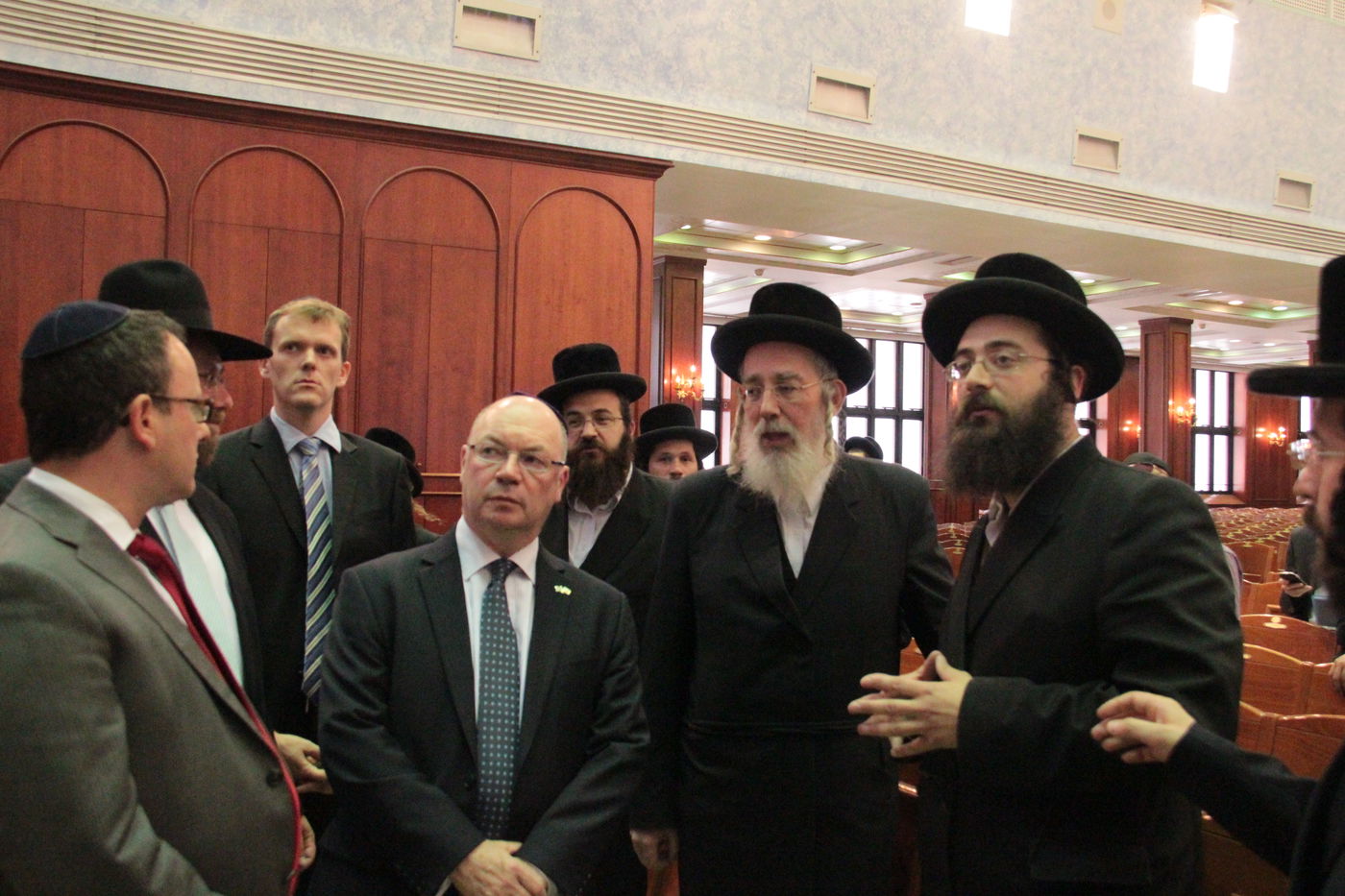 צפו בתיעוד: סגן שר החוץ הבריטי נועד עם האדמו"ר מבעלזא