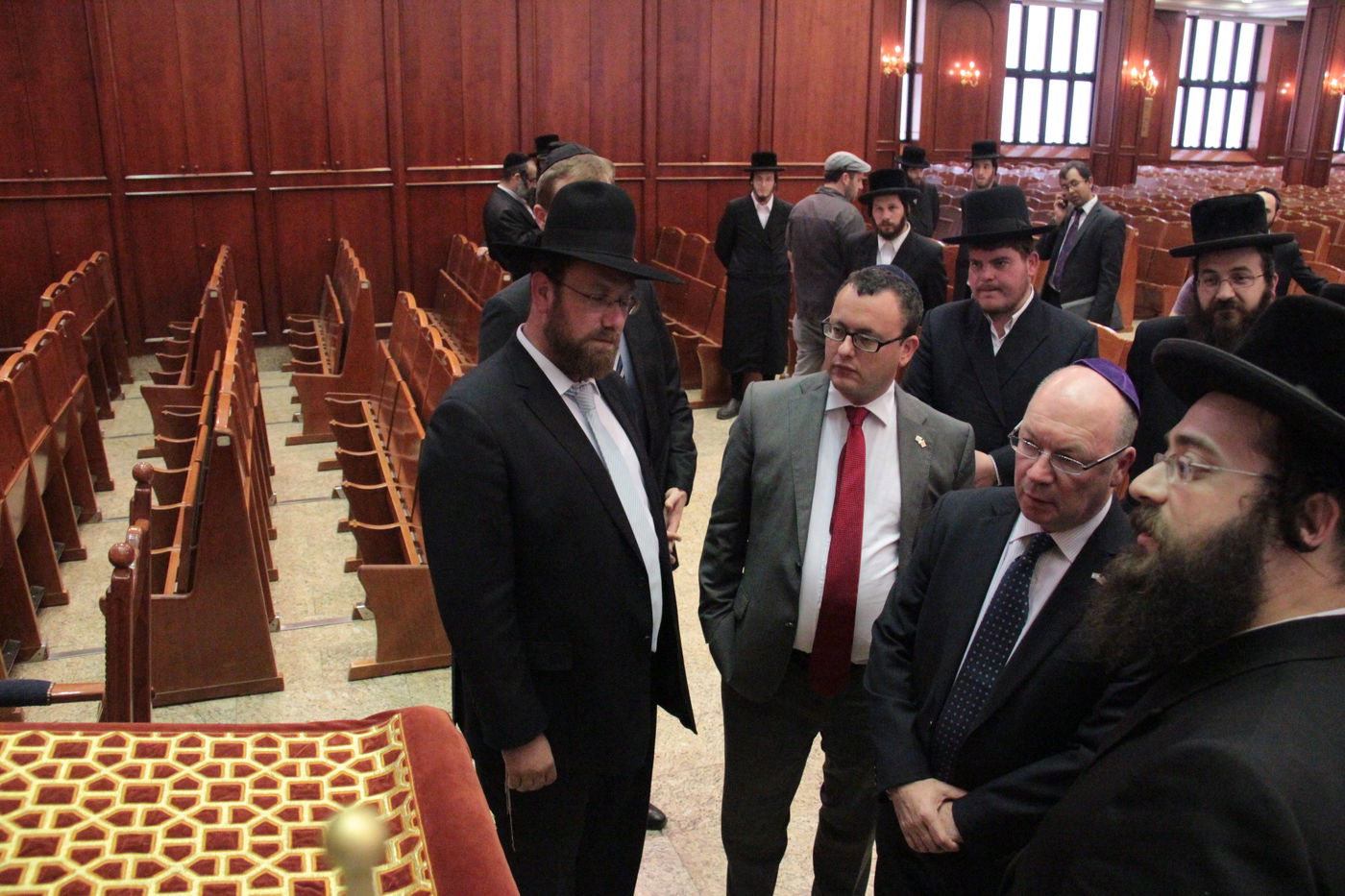 צפו בתיעוד: סגן שר החוץ הבריטי נועד עם האדמו"ר מבעלזא