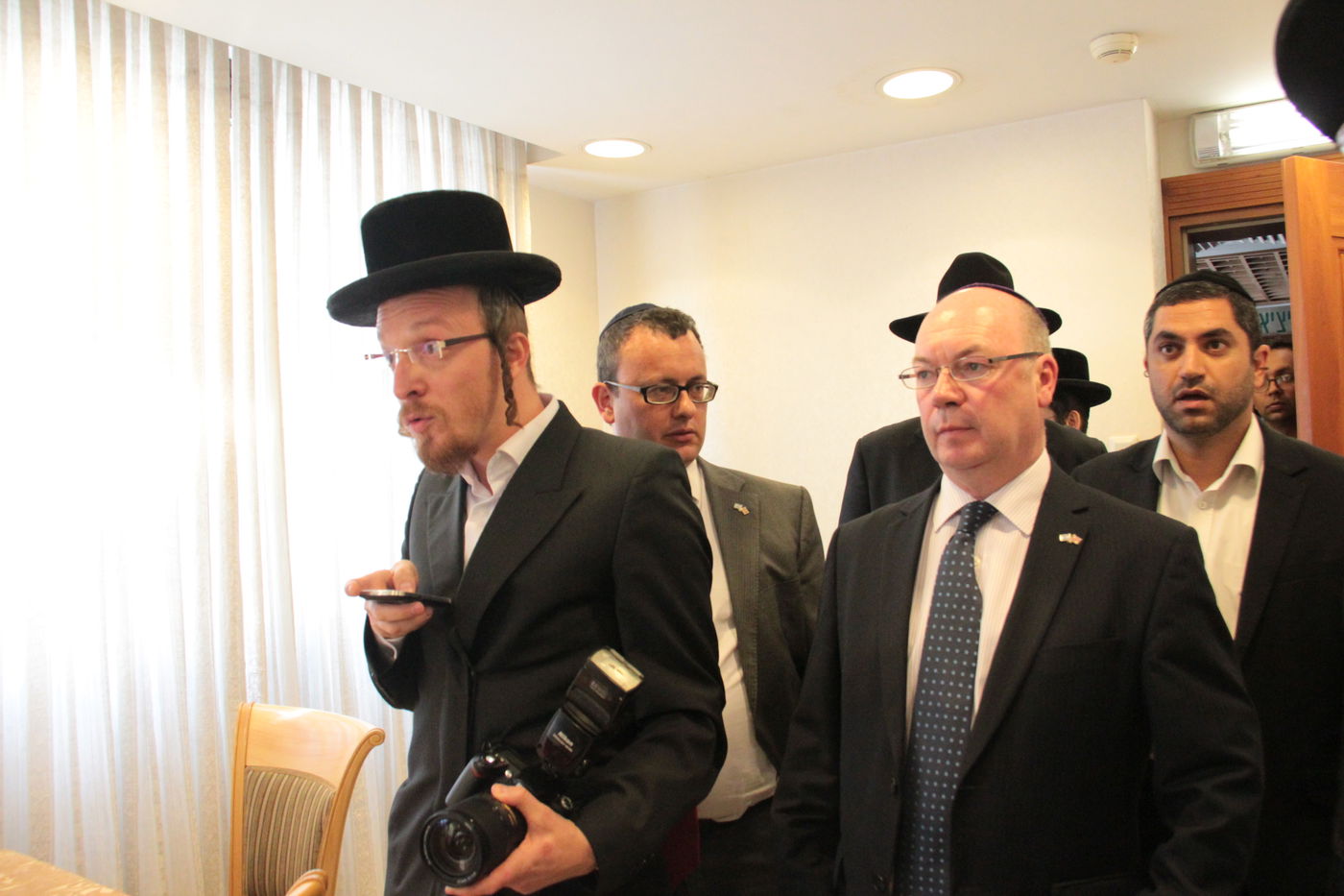 צפו בתיעוד: סגן שר החוץ הבריטי נועד עם האדמו"ר מבעלזא