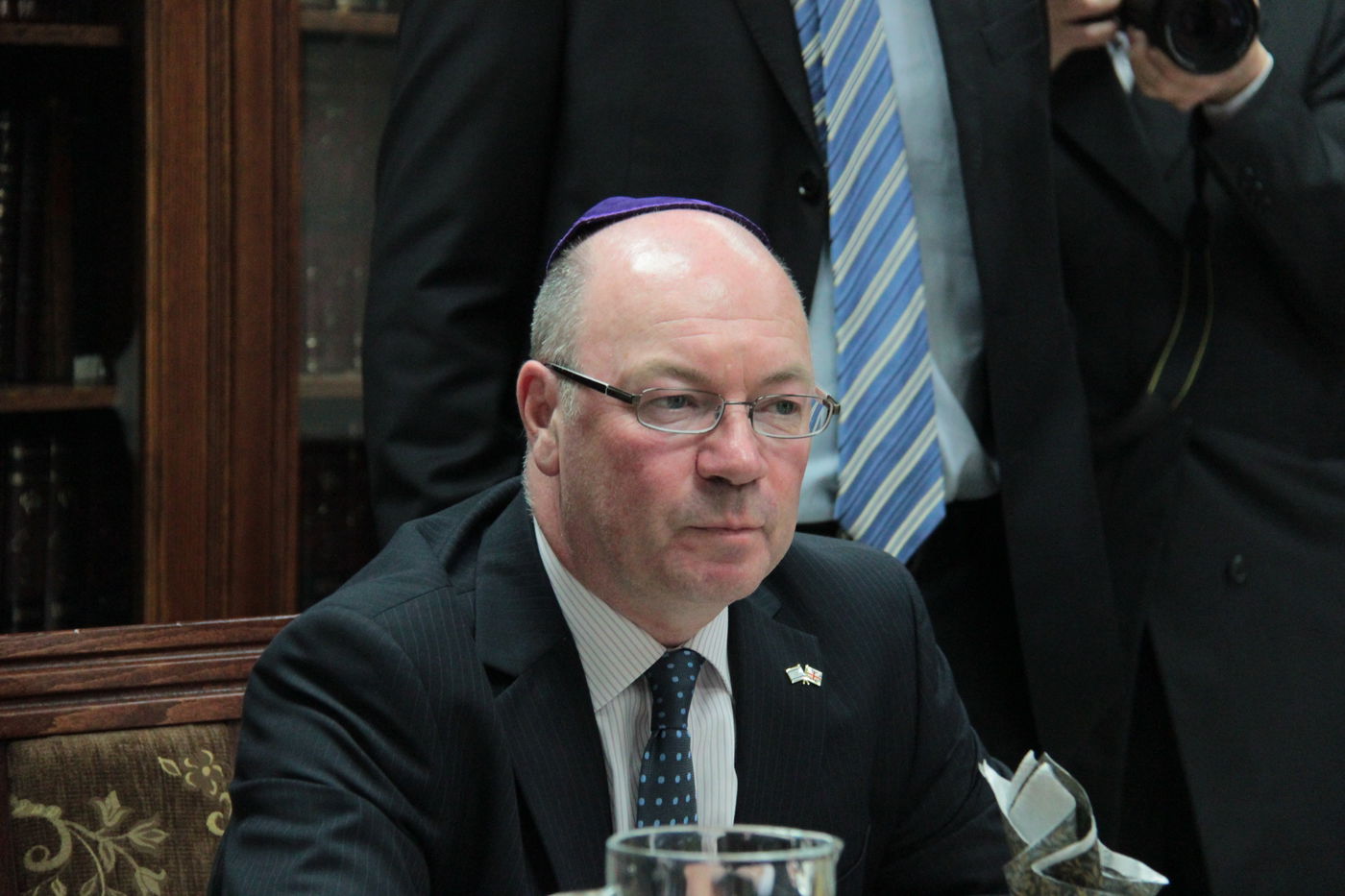 צפו בתיעוד: סגן שר החוץ הבריטי נועד עם האדמו"ר מבעלזא