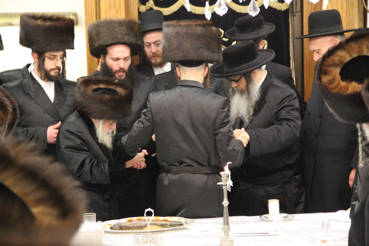 האדמו"ר מהר"י מסאטמר בשמחת סקולען • תמונות