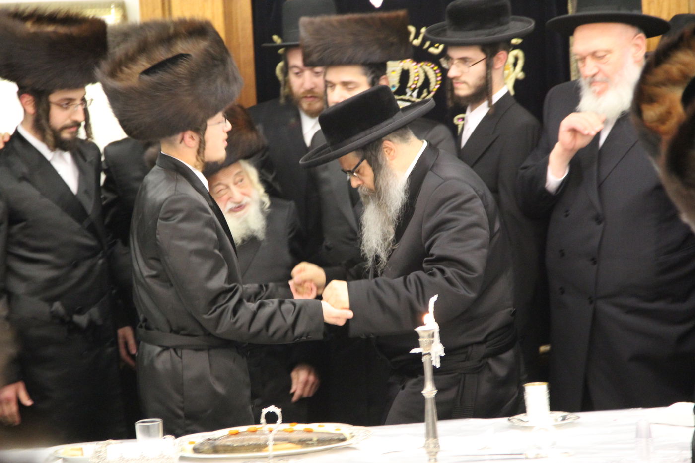 האדמו"ר מהר"י מסאטמר בשמחת סקולען • תמונות