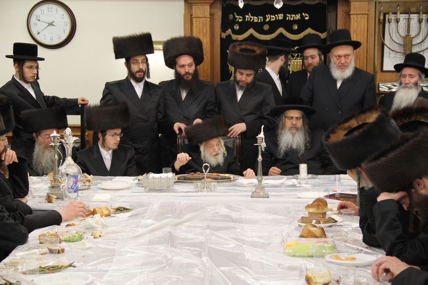 האדמו"ר מהר"י מסאטמר בשמחת סקולען • תמונות