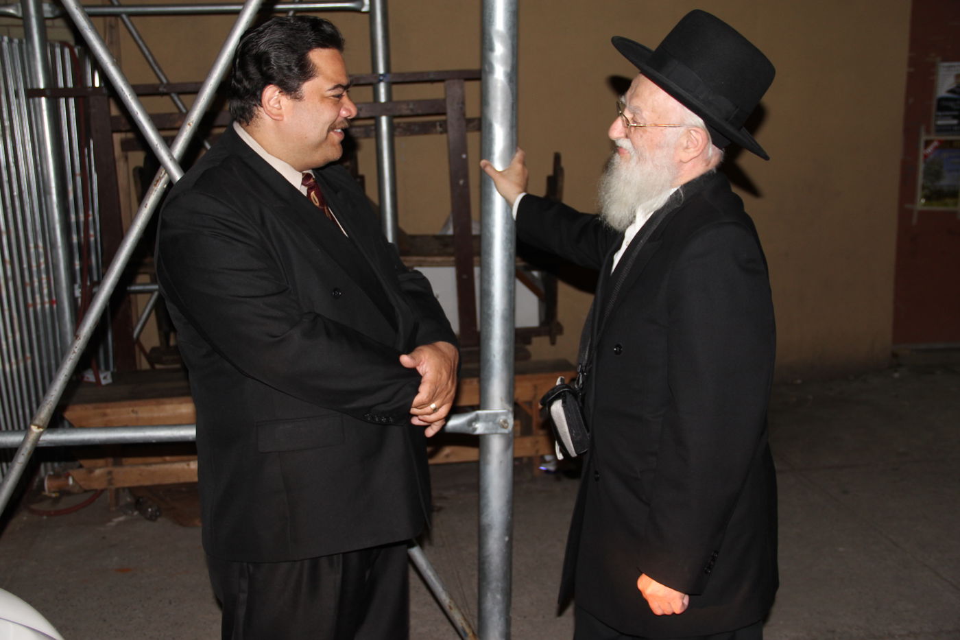 אריק ג'סלגאדו נפגש עם הרבי מסקולען: אתייצב לצד הקהילה היהודית