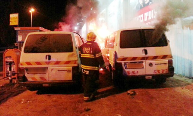 הרכבים בוערים, אמש