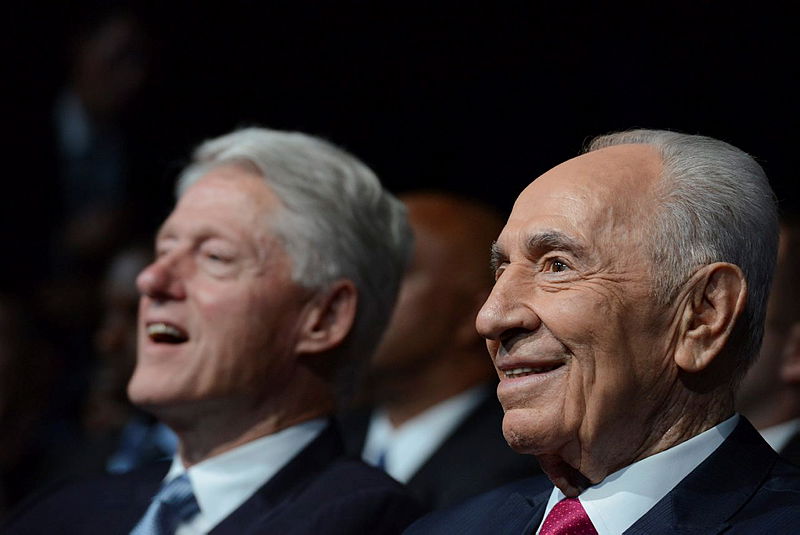 פרס וקלינטון באירוע יום ההולדת המרכזי