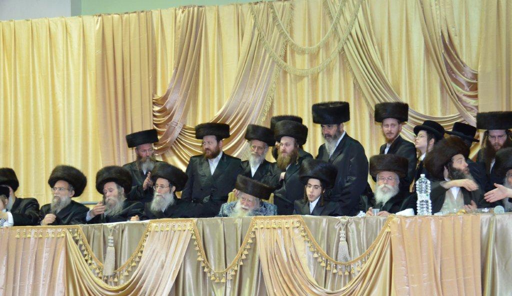 מצהלות חתנים: חתונת נכד האדמו"ר מערלוי • צפו