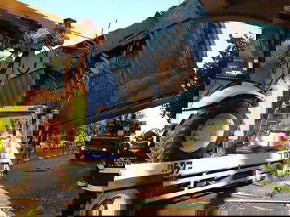 גשר הולכי רגל קרס בכפר סבא, אדם אחד נהרג