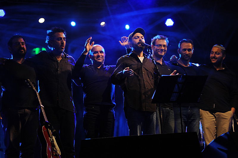 עמיר בניון במופע ענק ליד מערת המכפלה • גלריה