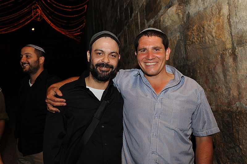 עמיר בניון במופע ענק ליד מערת המכפלה • גלריה