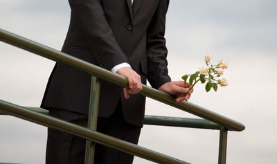 האם צעירים עם 'יחסי ציבור' מצליחים יותר בשידוכים?