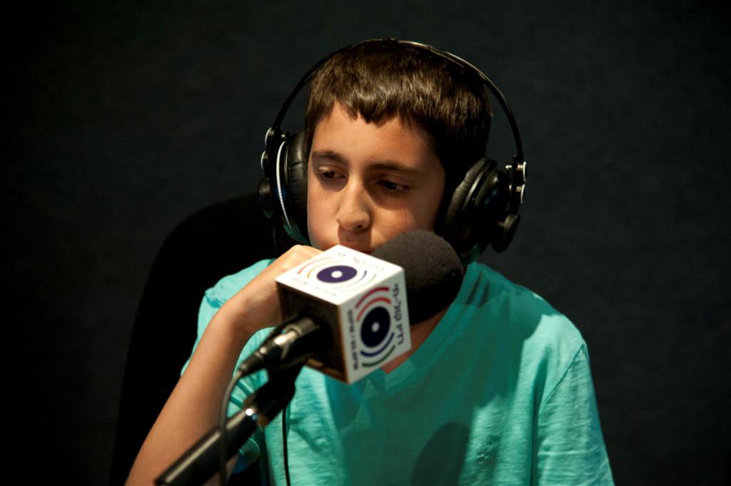 צפו: 'פרחי ישראל' באולפן עם מנחם טוקר