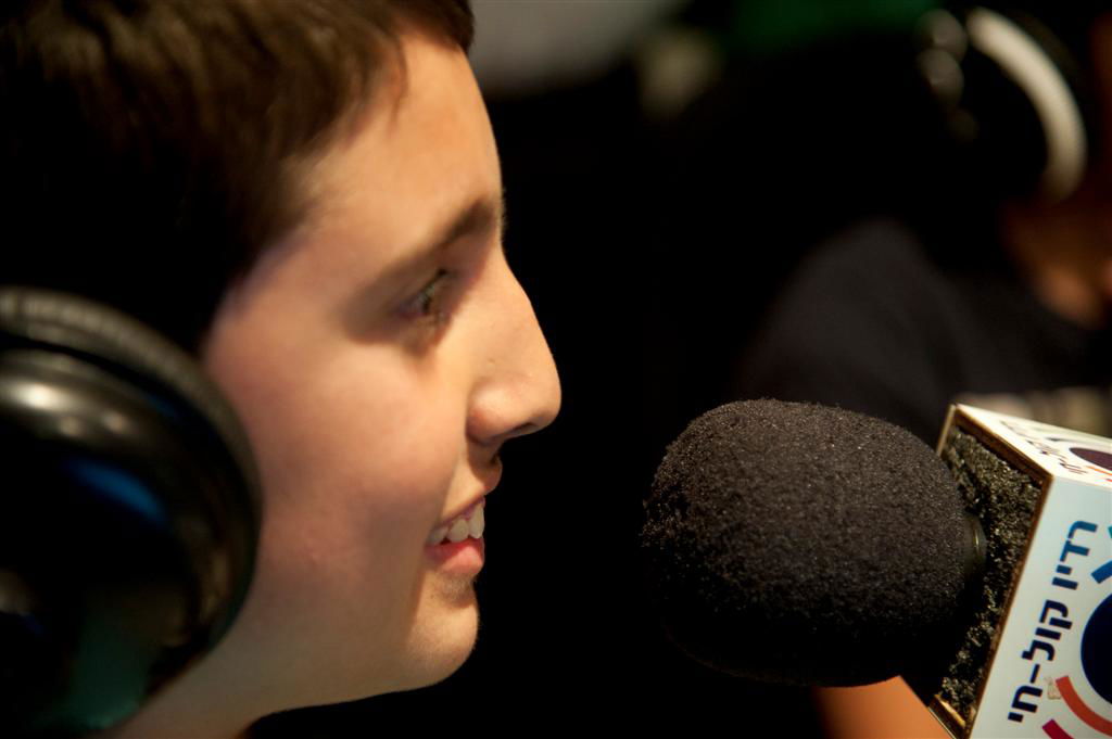 צפו: 'פרחי ישראל' באולפן עם מנחם טוקר