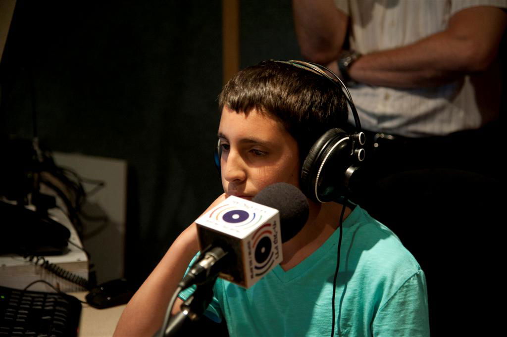 צפו: 'פרחי ישראל' באולפן עם מנחם טוקר