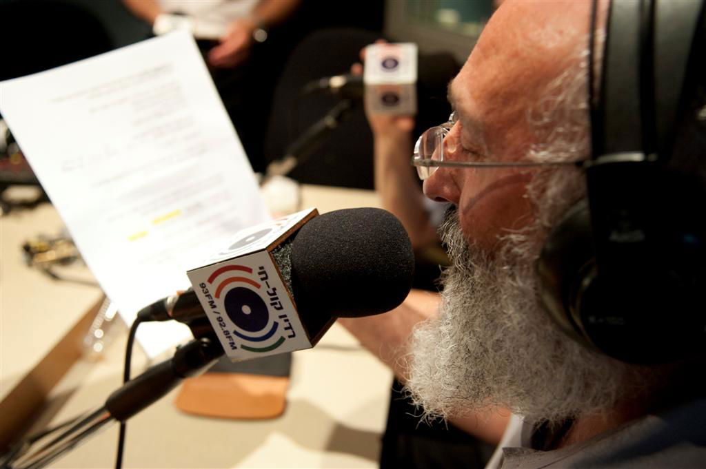 צפו: 'פרחי ישראל' באולפן עם מנחם טוקר