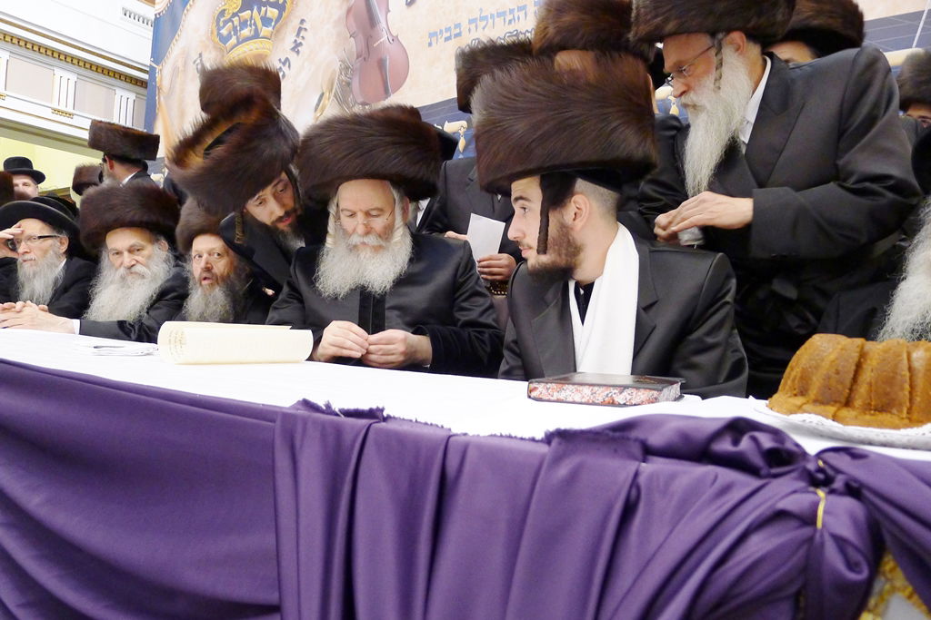 האדמו"ר מבאבוב בביקור בלונדון • תיעוד ענק