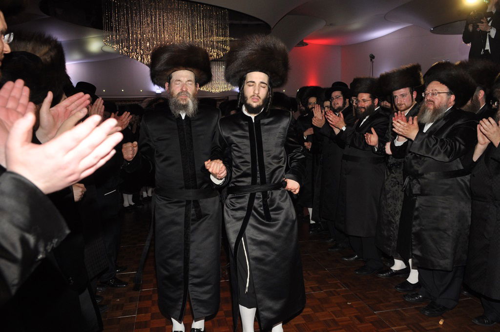 האדמו"ר מבאבוב בביקור בלונדון • תיעוד ענק