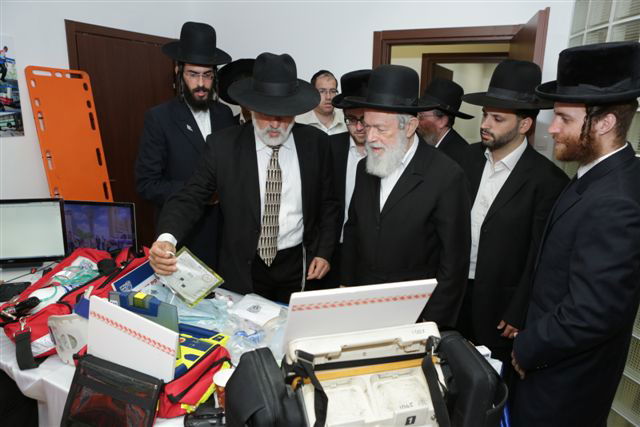 צפו: גדולי ישראל בחנוכת בית 'איחוד הצלה' בבני ברק