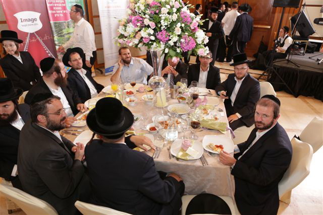 צפו: גדולי ישראל בחנוכת בית 'איחוד הצלה' בבני ברק