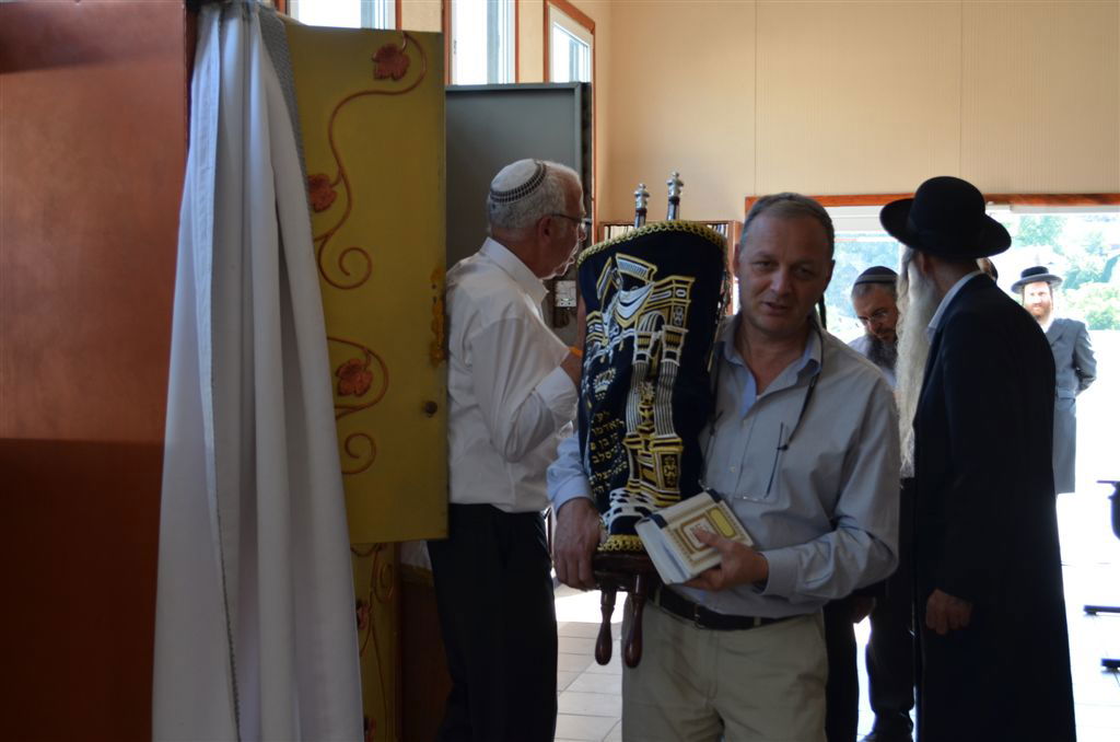 שר הבינוי והשיכון אורי אריאל באומן • תמונות