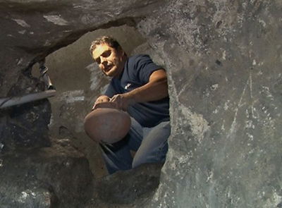 נחשף: מלחמת אחים בגלל החורבן • צפו