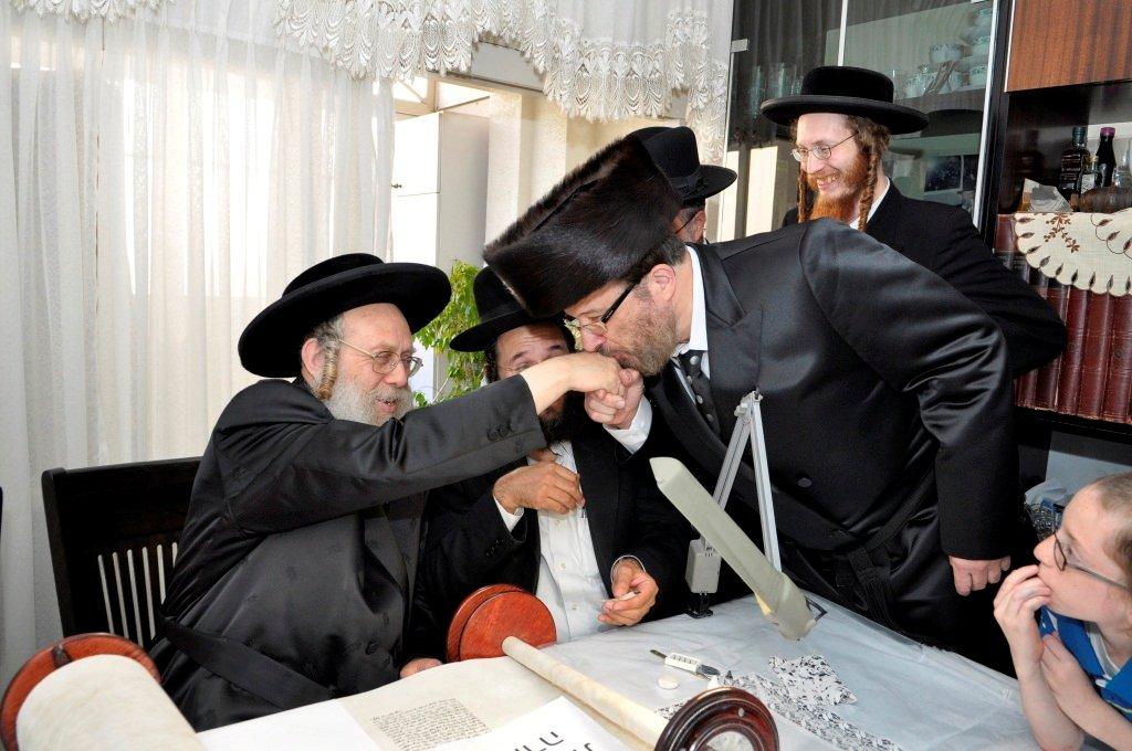 הכנסת ספר תורה לבית המדרש "משכן אסתר" בסנהדריה • גלריה