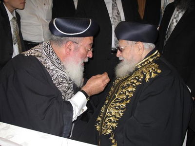 הגר"ע יוסף לגר"ש עמאר: "אתה אור העולם" • בלעדי