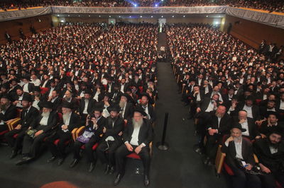 המונים בעצרת