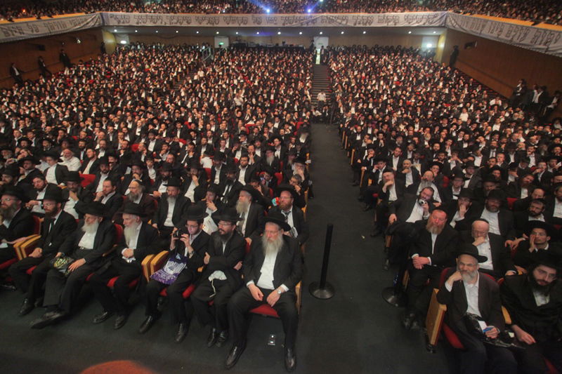 יום יארצייט ראשון לגרי"ש אלישיב: המונים בעצרת