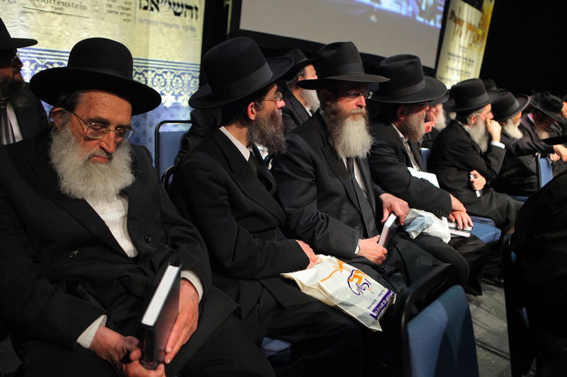 יום יארצייט ראשון לגרי"ש אלישיב: המונים בעצרת