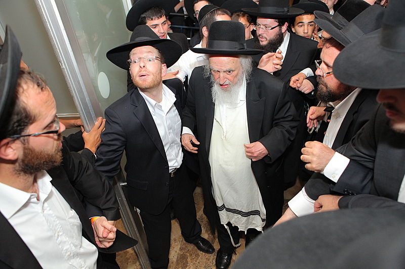 יום יארצייט ראשון לגרי"ש אלישיב: המונים בעצרת