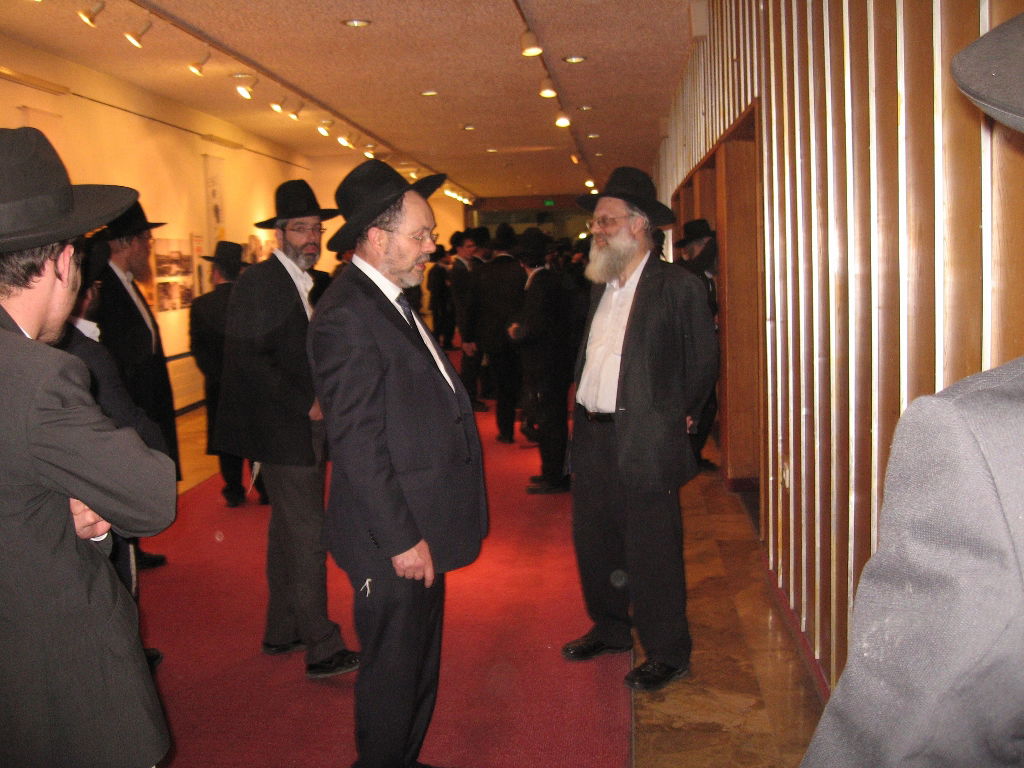 יום יארצייט ראשון לגרי"ש אלישיב: המונים בעצרת