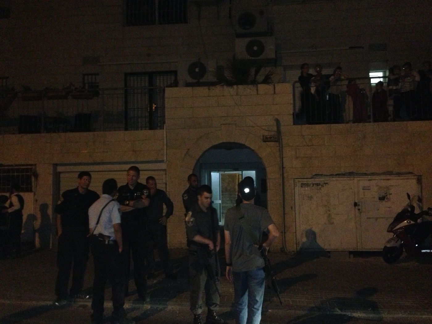 תושבי רמת שלמה הפגינו נגד אישה שהתלוננה נגדם