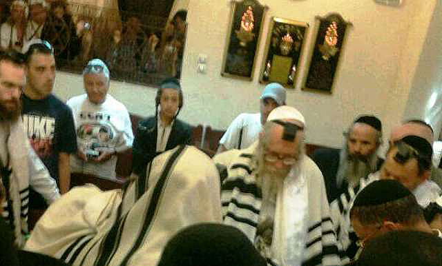 הרב ברלנד עם תלמידיו בחו"ל