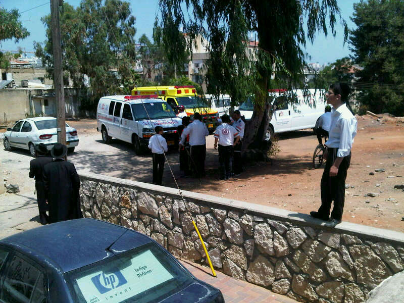 שריפה בישיבה בבני-ברק: מגיד שיעור קפץ מקומה ראשונה ונפצע