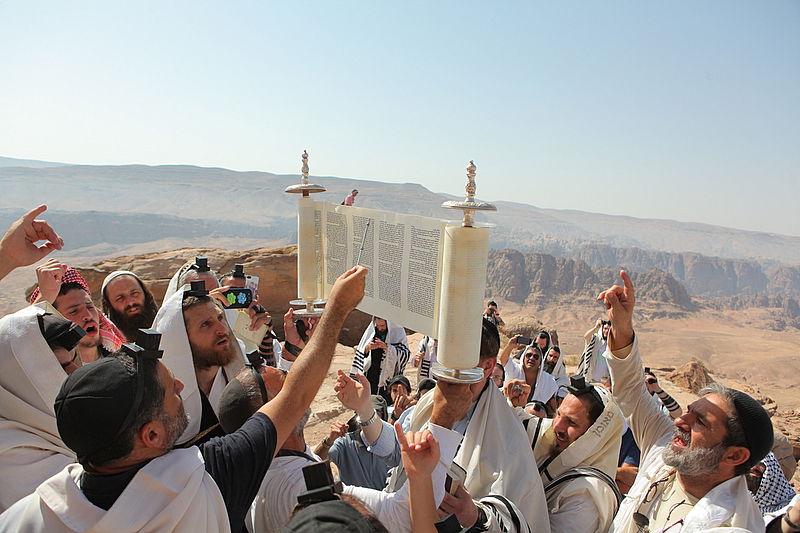 תיעוד ענק: מסע לקברו של אהרן הכהן בירדן