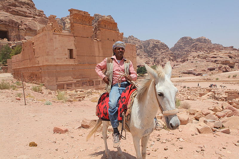 תיעוד ענק: מסע לקברו של אהרן הכהן בירדן