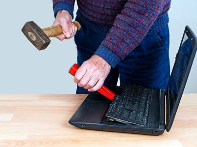 בגלל וירוס: עשרות מחשבים הושמדו