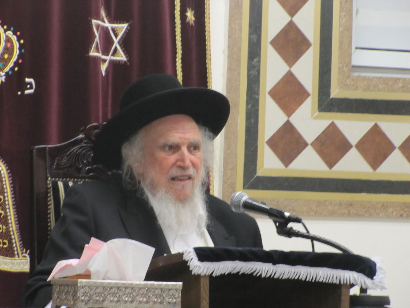 הגאון רבי שמואל אויערבך: "האחים התועים רוצים לעקור את התורה"