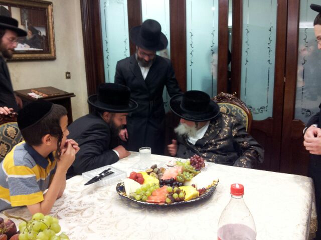 האדמו"ר מתולדות אברהם יצחק: לא אמכור השתתפותי בשמחת בעלזא