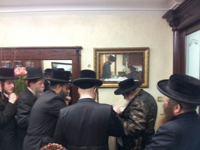 האדמו"ר מתולדות אברהם יצחק: לא אמכור השתתפותי בשמחת בעלזא