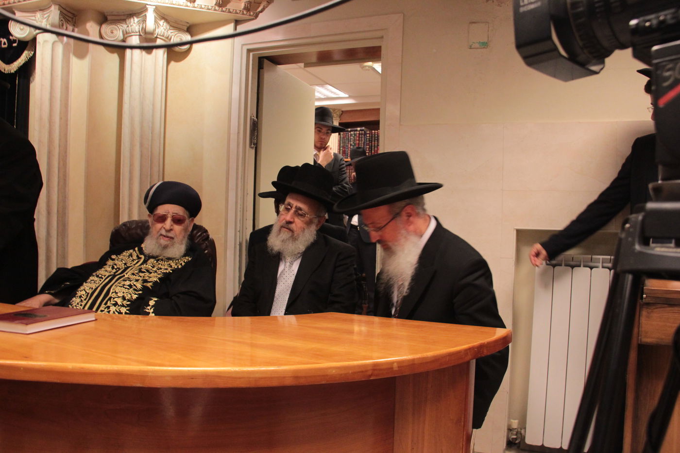 הרב עובדיה יוסף: "הרב עמאר הבטיחני שהוא יתמוך בבני הגאון רבי יצחק"