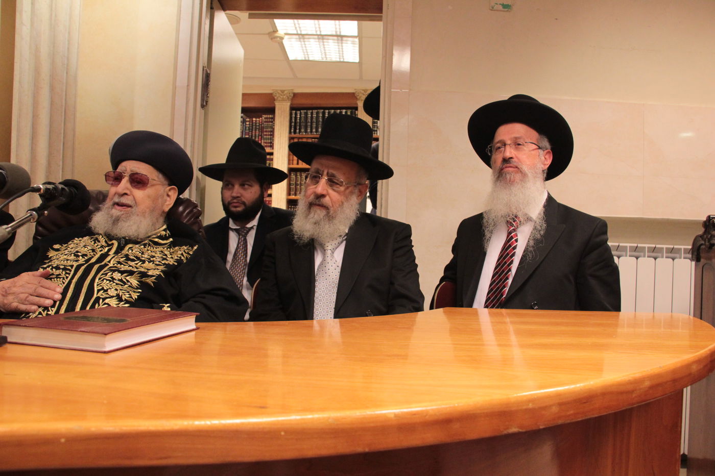 הרב עובדיה יוסף: "הרב עמאר הבטיחני שהוא יתמוך בבני הגאון רבי יצחק"