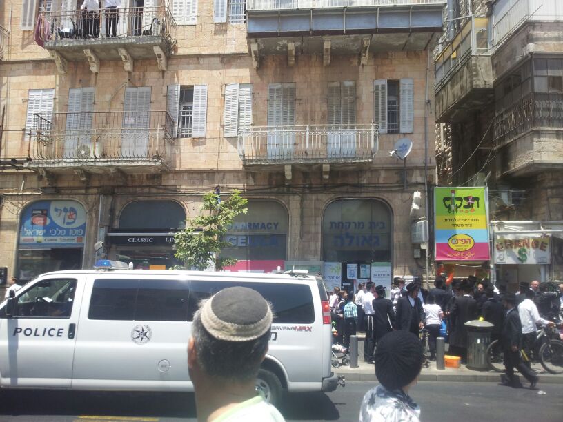 גאולה: אלמוני התיז גז מדמיע על עוברים ושבים