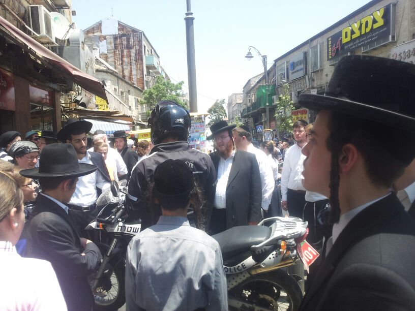 גאולה: אלמוני התיז גז מדמיע על עוברים ושבים