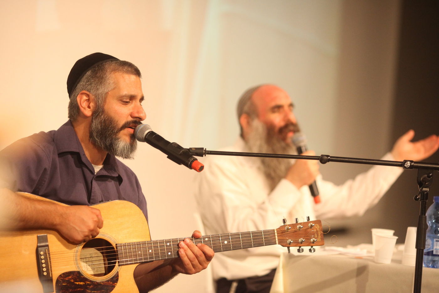 קרובים קרובים